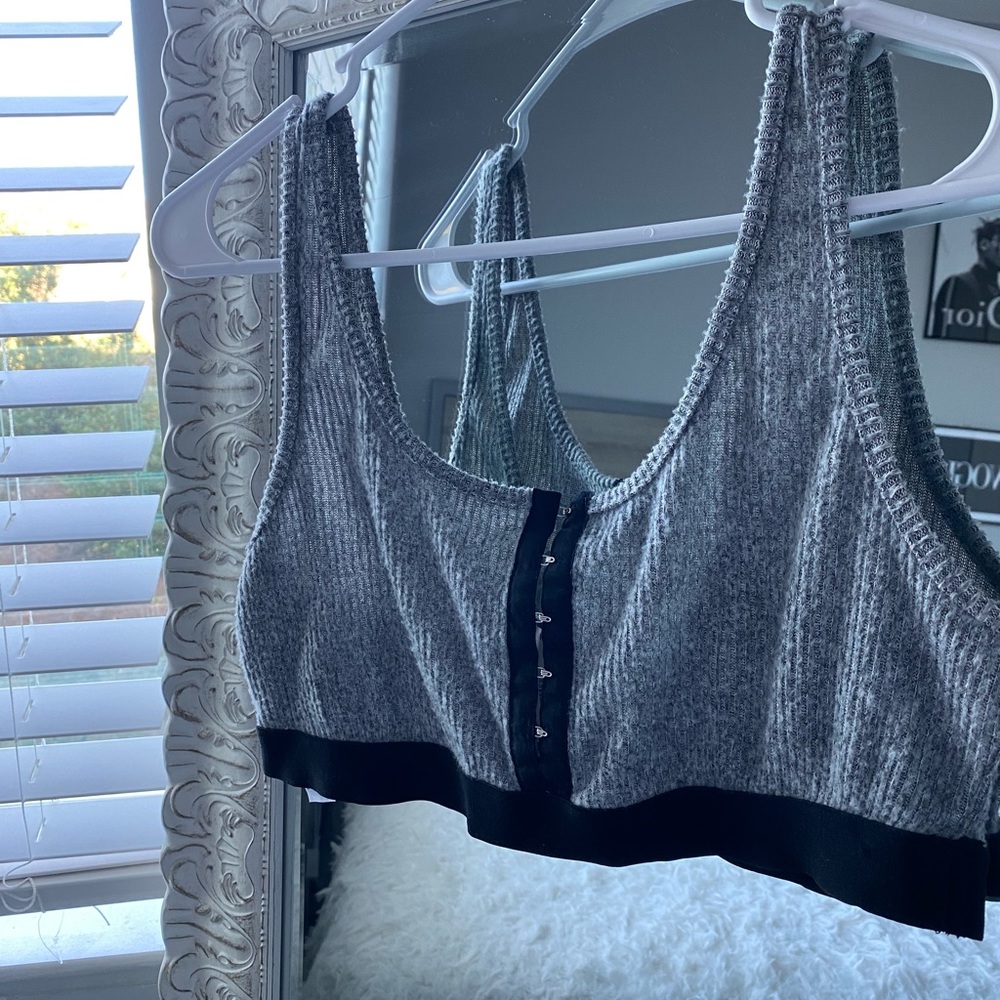 Crop top with hooks